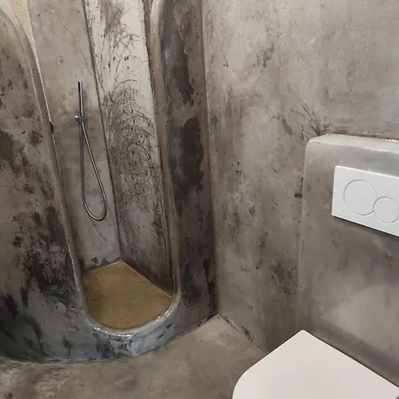 Diminutif L Adamantas (Milos)