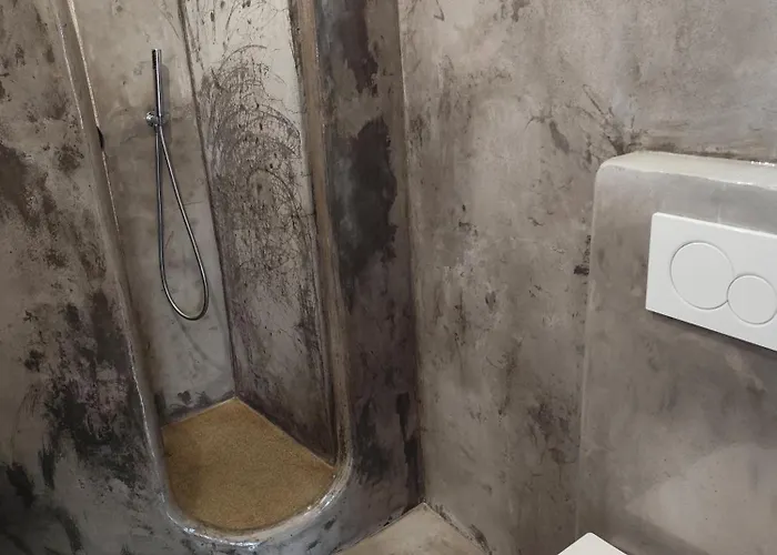 Diminutif L Adamantas (Milos)