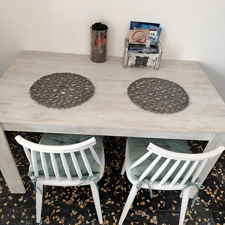 Diminutif L Apartment Adamantas (Milos)
