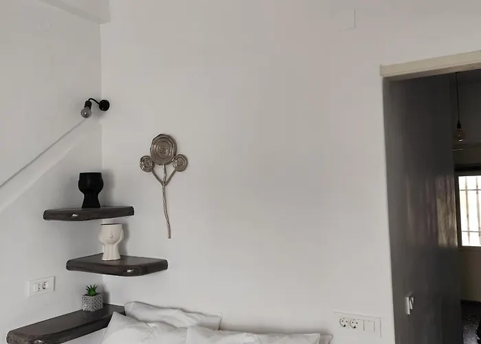 Diminutif L Adamantas (Milos)